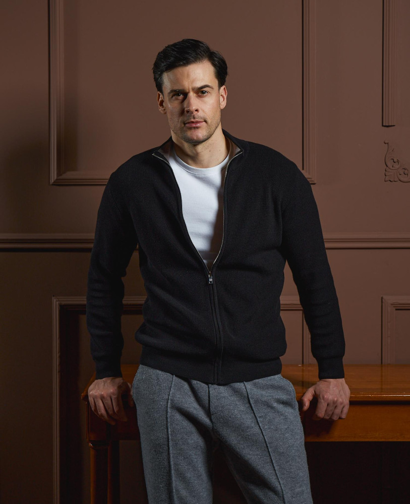 BLACK CROPPED KNIT CARDIGAN