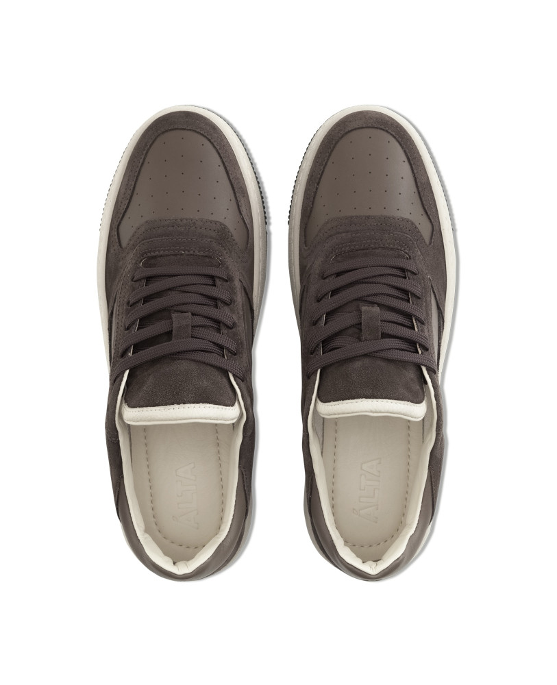 BROWN SNEAKERS