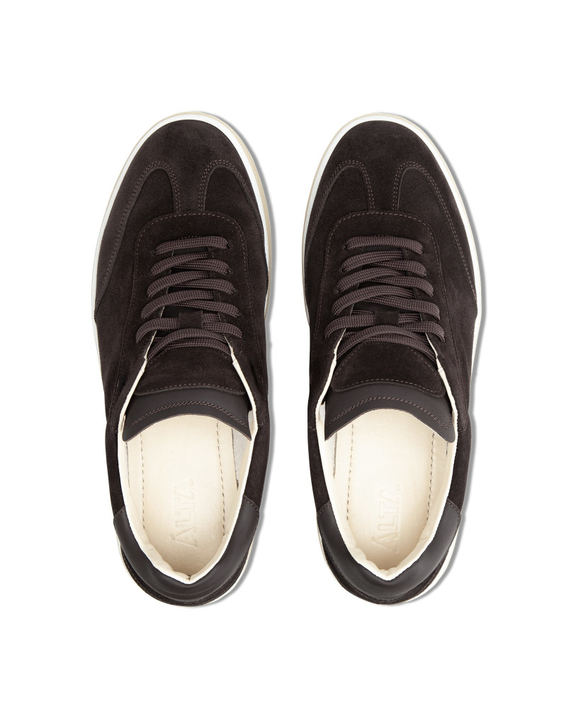 BROWN SUEDE SNEACKERS