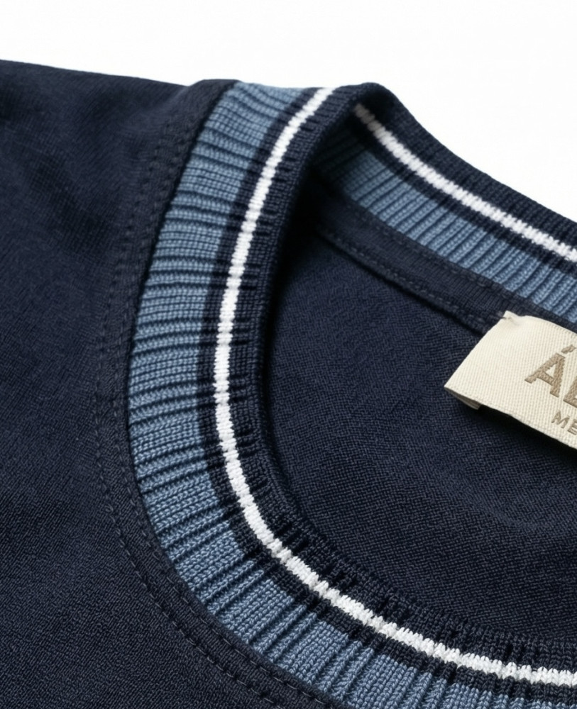 DARK BLUE T-SHIRT WITH CUFFS