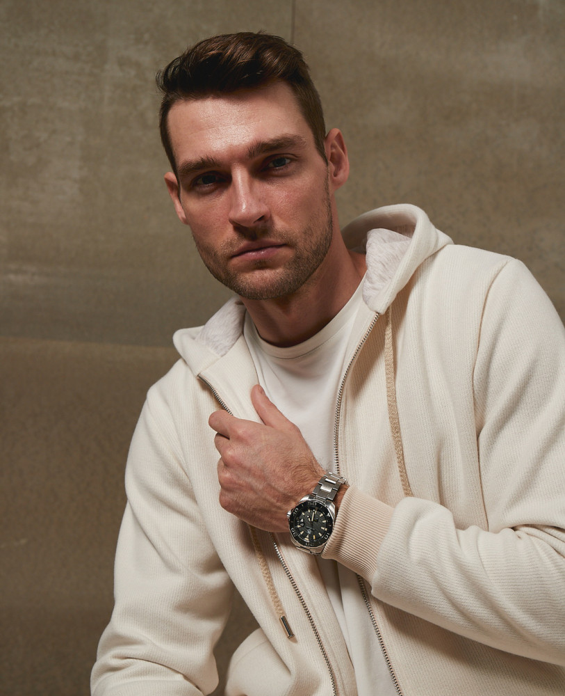 Traveler wool suit with hood