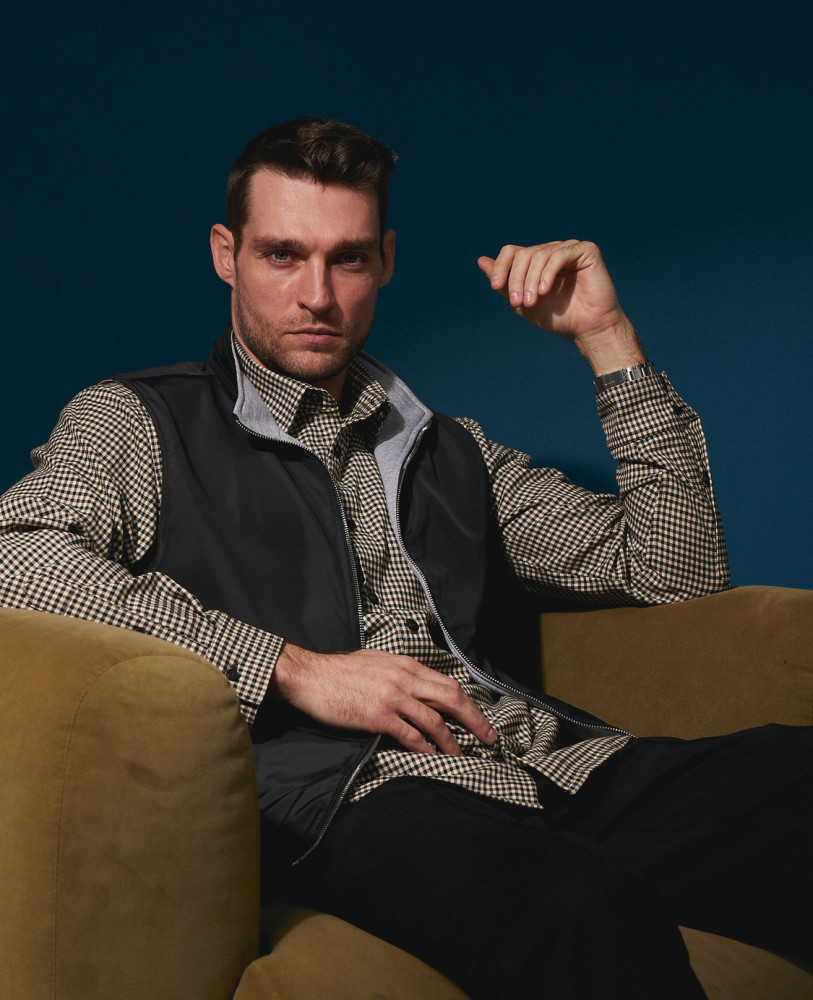 Black vest with zipper Black vest with zipper