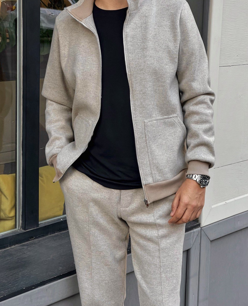 Casual biege wool suit
