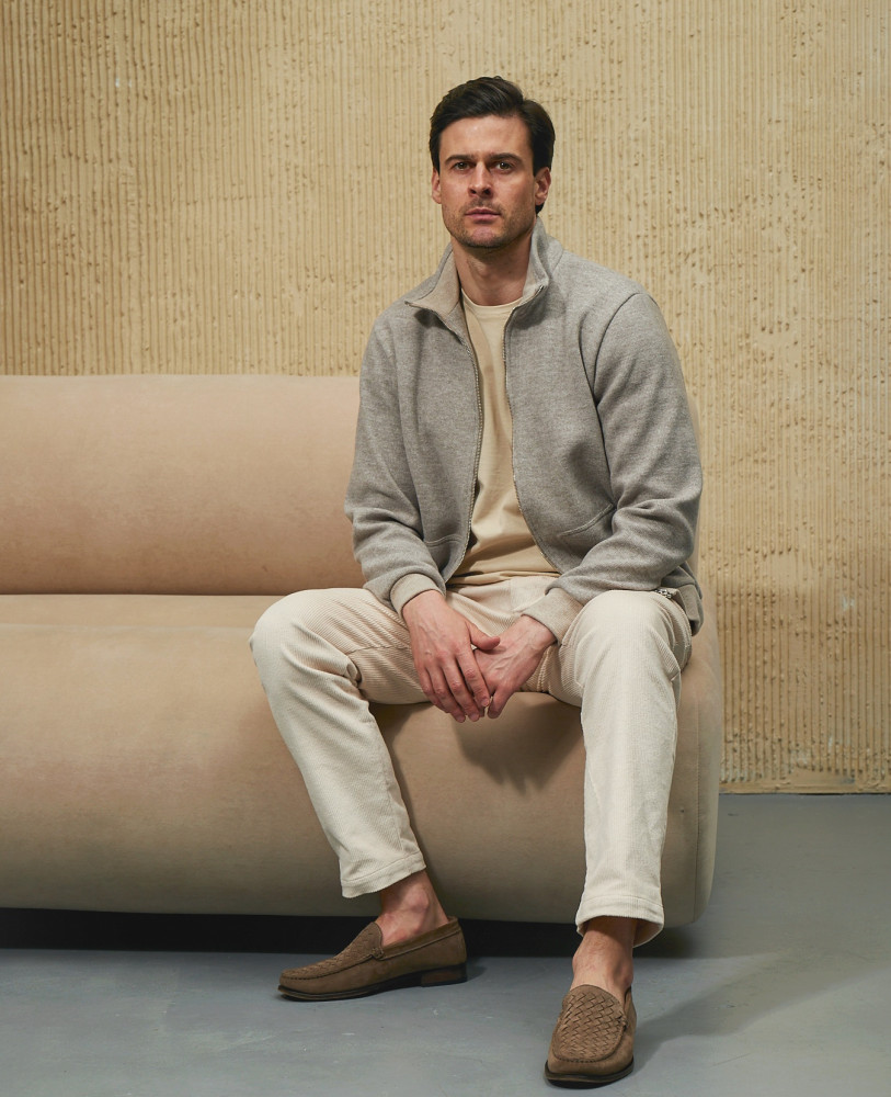 KNITTED BEIGE CARDIGAN 